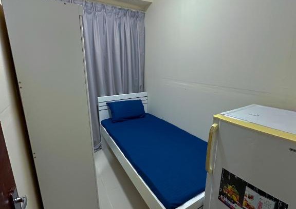 Al Majaz Hostel | شقة شيرنج شباب فقط في الشارقة