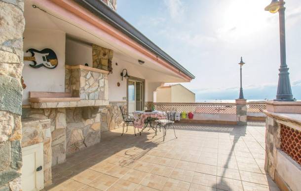 Villa San Giovanni Apartment | 1 bedroom accommodation in Villa San Giovanni