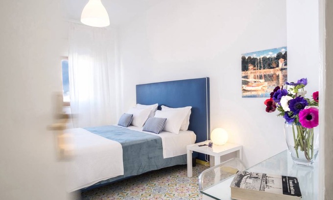 Sorrento City Centre Apartment | 100 m² Apartment ∙ 3 bedrooms ∙ 8 guests