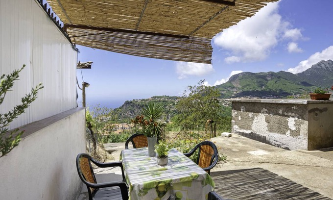 San Lazzaro Apartment | 100 m² Apartment ∙ 5 bedrooms ∙ 9 guests