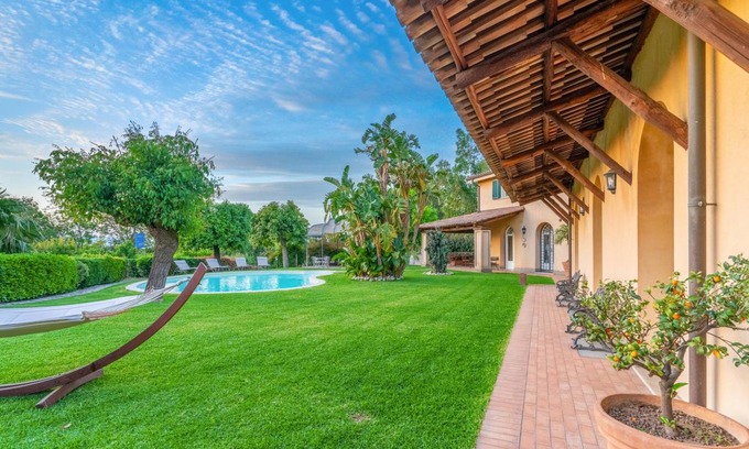 Polistena House | 1000 m² Maisonette ∙ 7 bedrooms ∙ 12 guests