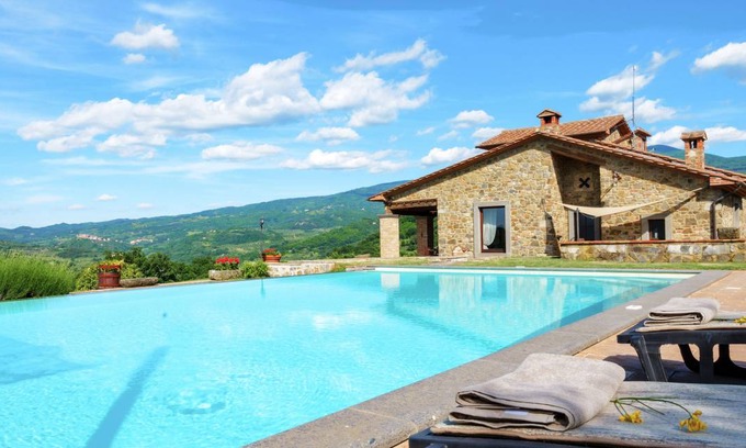 Castel del Piano Villa | 130 m² Villa ∙ 3 bedrooms ∙ 6 guests