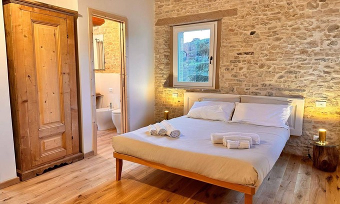 Saludecio House | 143 m² Farmhouse ∙ 5 bedrooms ∙ 15 guests