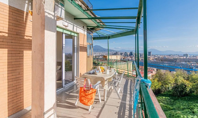 Naples Apartment | 150 m² Apartment ∙ 3 bedrooms ∙ 6 guests
