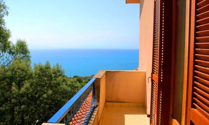 Joppolo Apartment | 150 m² Apartment ∙ 3 bedrooms ∙ 9 guests