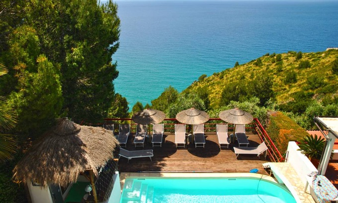 Sperlonga Villa | 180 m² Villa ∙ 8 bedrooms ∙ 17 guests