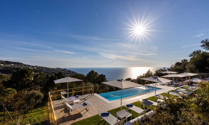 Anacapri Villa | 190 m² Villa ∙ 6 bedrooms ∙ 12 guests