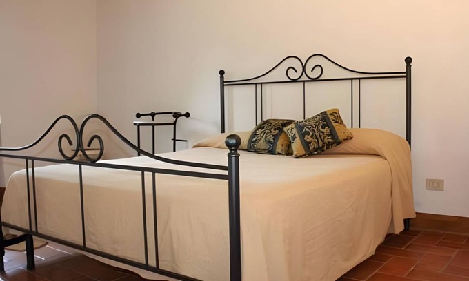 Capolona Bed & Breakfast | 240 m² Bed and breakfast ∙ 5 bedrooms ∙ 8 guests