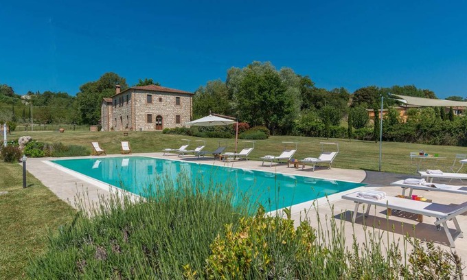 San Giovanni d'Asso Villa | 250 m² Villa ∙ 5 bedrooms ∙ 10 guests