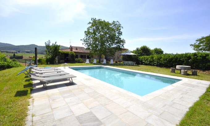 Pieve a Presciano Villa | 250 m² Villa ∙ 5 bedrooms ∙ 9 guests