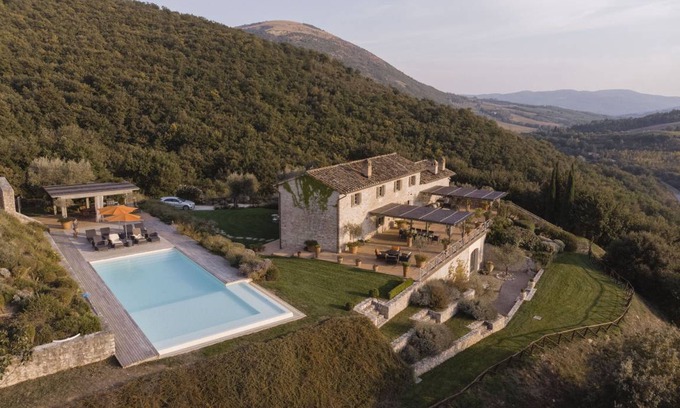 Montelaguardia Villa | 250 m² Villa ∙ 7 bedrooms ∙ 14 guests
