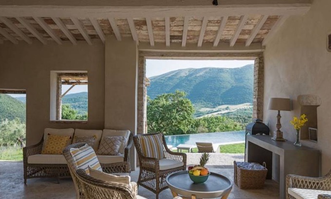 Antognola Villa | 280 m² Villa ∙ 4 bedrooms ∙ 8 guests