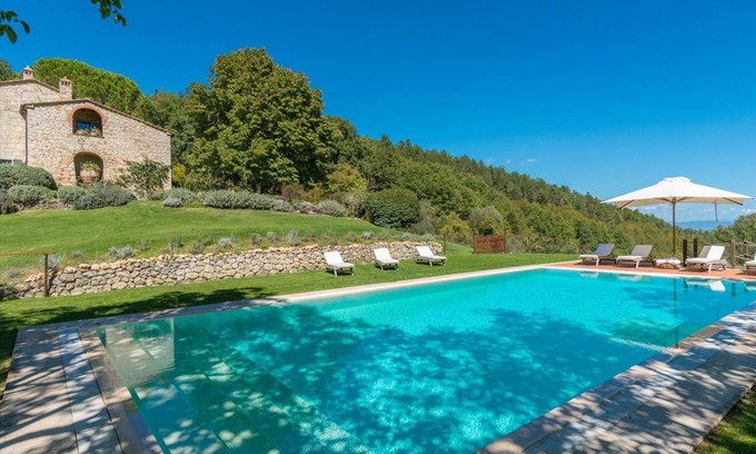 Sarteano Villa | 345 m² Villa ∙ 5 bedrooms ∙ 10 guests