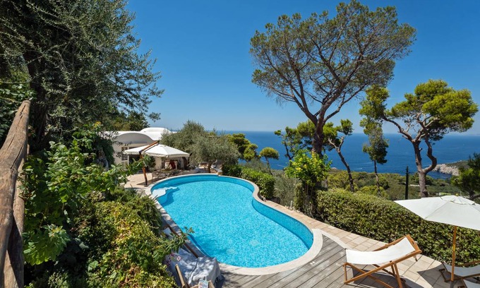 Anacapri Villa | 350 m² Villa ∙ 6 bedrooms ∙ 11 guests
