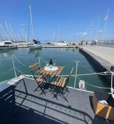 Licola Boat Rental | 36 m² Houseboat ∙ 2 guests