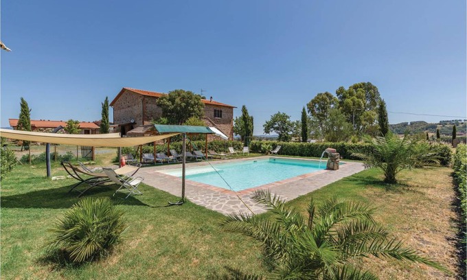 Gavorrano House | 360 m² House ∙ 6 bedrooms ∙ 13 guests
