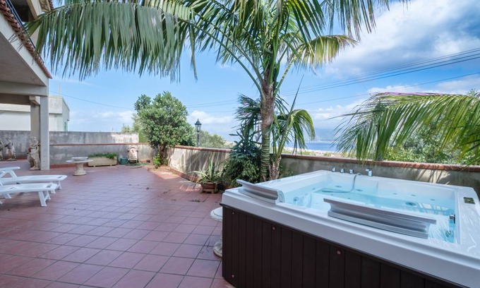 Faro Superiore Villa | 360 m² Villa ∙ 4 bedrooms ∙ 8 guests