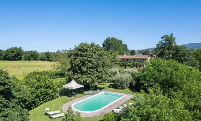 Vicchio Villa | 380 m² Villa ∙ 6 bedrooms ∙ 12 guests