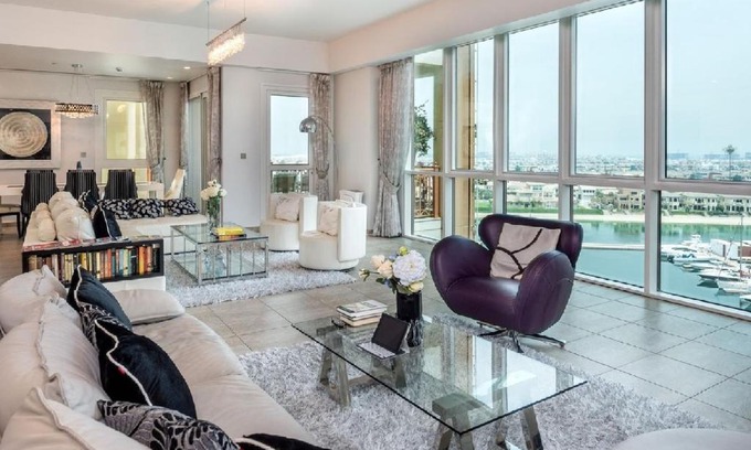 Palm Jumeirah Apartment | 4-bedroom Marina Residences