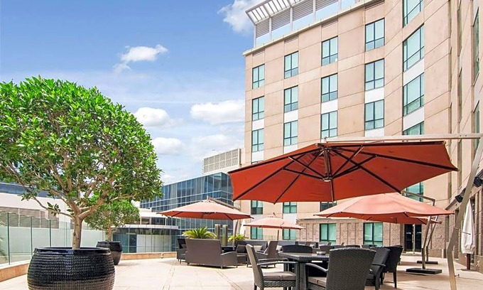 Dubai Media City Hotel | 4-Star Hotel ∙ Radisson Blu Hotel, Dubai Media City