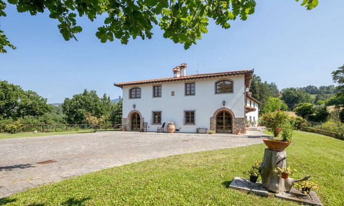 Grezzano Villa | 400 m² Villa ∙ 7 bedrooms ∙ 14 guests