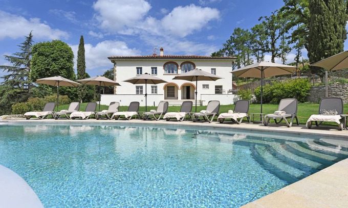 Ponte Buriano Resort | 405 m² Luxury rental ∙ 5 bedrooms ∙ 10 guests