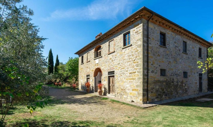 Montevarchi Villa | 410 m² Villa ∙ 11 bedrooms ∙ 22 guests