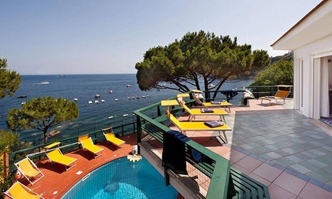 Massa Lubrense Villa | 450 m² Villa ∙ 7 bedrooms ∙ 14 guests