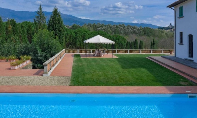 Reggello Villa | 468 m² Villa ∙ 8 bedrooms ∙ 20 guests