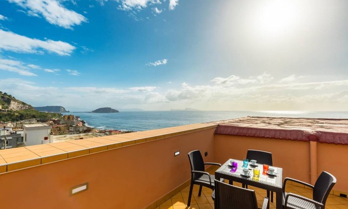 Pozzuoli Apartment | 50 m² Apartment ∙ 1 bedroom ∙ 4 guests