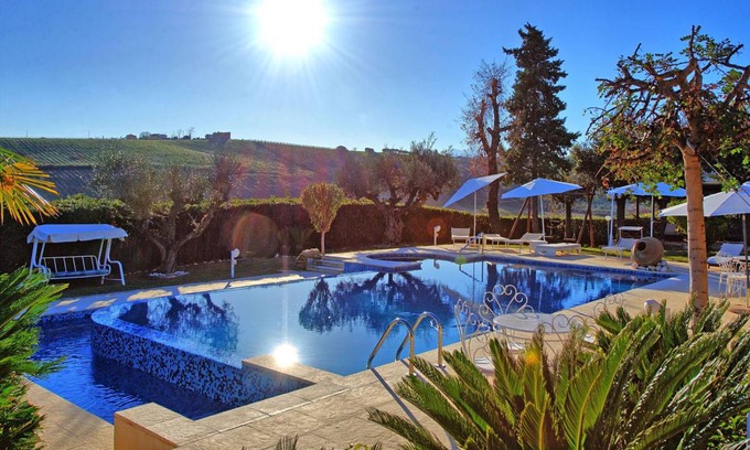 Colonnella Villa | 500 m² Villa ∙ 4 bedrooms ∙ 10 guests