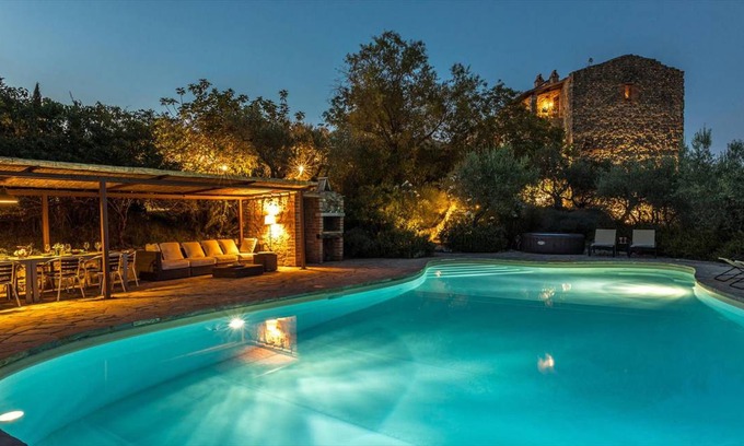 Collazzone Villa | 500 m² Villa ∙ 8 bedrooms ∙ 16 guests