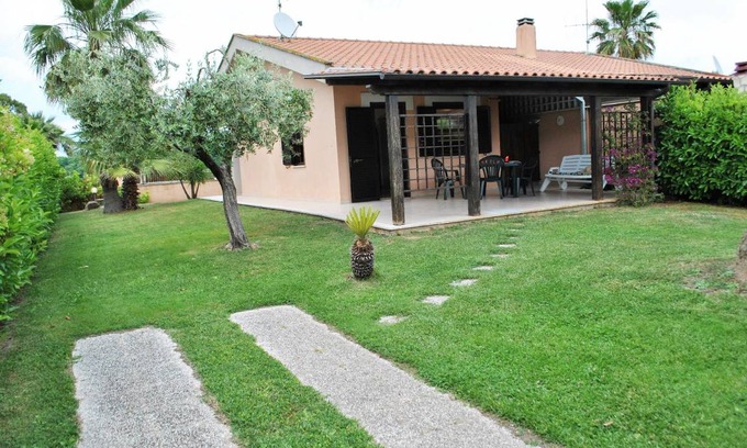 Fondi House | 60 m² House ∙ 3 bedrooms ∙ 6 guests