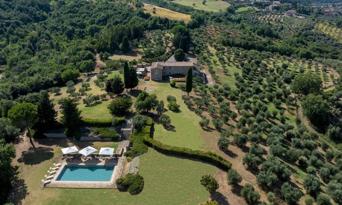 Chianni Villa | 600 m² Villa ∙ 7 bedrooms ∙ 14 guests