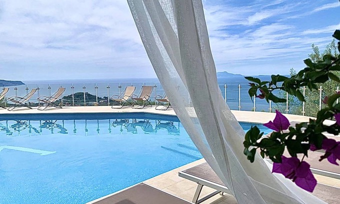 Schiazzano Villa | 600 m² Villa ∙ 6 bedrooms ∙ 12 guests