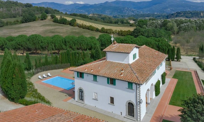 Reggello Villa | 618 m² Villa ∙ 10 bedrooms ∙ 20 guests