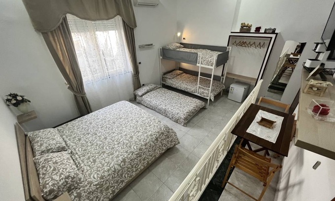 Naples City Centre Apartment | 70 m² Apartment ∙ 3 bedrooms ∙ 11 guests