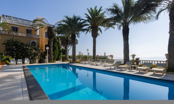Ischia Porto Villa | 750 m² Villa ∙ 6 bedrooms ∙ 12 guests