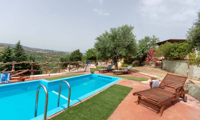 Oliena Villa | 90 m² Villa ∙ 2 bedrooms ∙ 6 guests