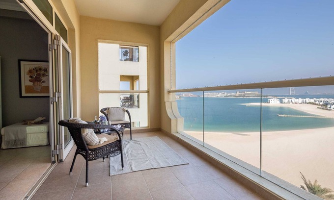 Palm Jumeirah Apartment | Amazing Beachfront Apartment On Palm Jumeirah