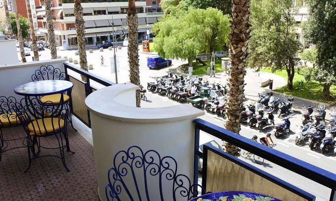 Sorrento City Centre Apartment | Apartment Bright - My Rental Homes