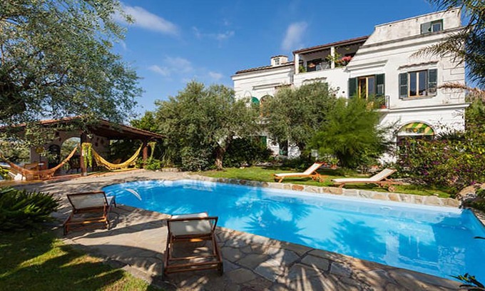Schiazzano Apartment | Appartamento in Villa con Giardino privato e piscina
