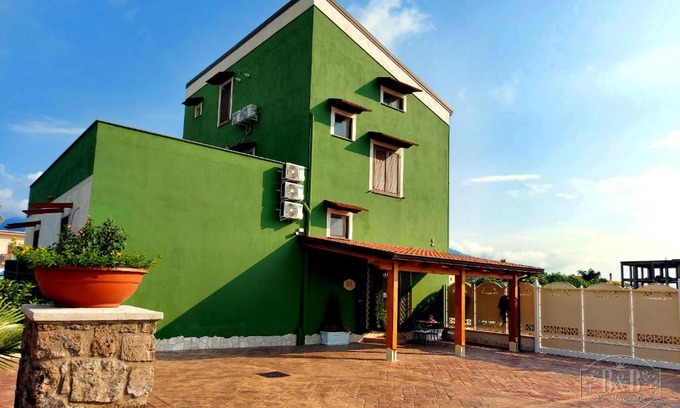 Pompei House | B&B LE MAGNOLIE