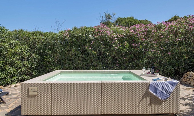 Santa Reparata House | Beautiful private villa for 6 people with A/C, WIFI, private pool, TV and terrace