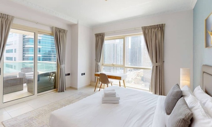 Dubai Marina Apartment | Beautiful Two Bedroom in The Marina