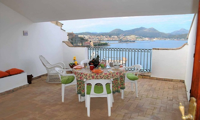 Gaeta House | Belvedere house with sea view in the old town