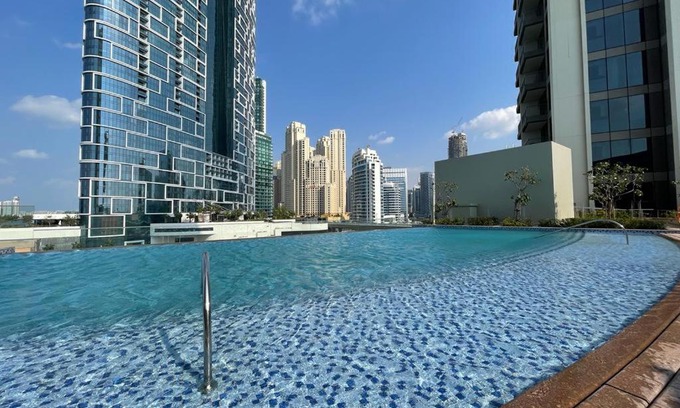 Dubai Marina Apartment | bnbmehomes - Luxe High Floor - Full Seaview - 2804