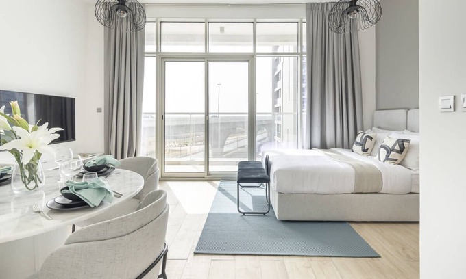Dubai Marina Apartment | Bright and Cozy Studio in Dubai Marina