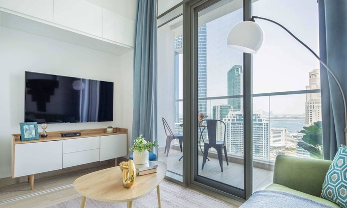 Dubai Marina Apartment | Bright & Stylish Studio w/Amazing Marina Views!