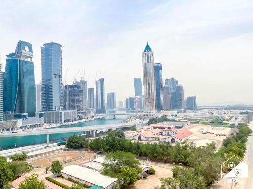 Business Bay Apartment | Business Bay 2BR in Amna Tower & Canal Views